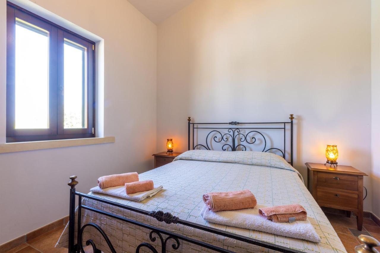 Bed and Breakfast Casa Ulmi Con Piscina Uggiano La Chiesa Exterior foto